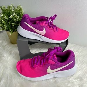 Nike Tanjun GS women’s 5Y or 6.5